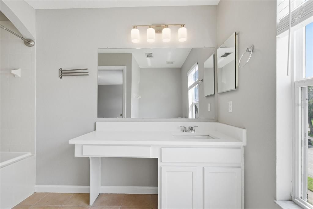 For Sale: $289,900 (2 beds, 2 baths, 1314 Square Feet)