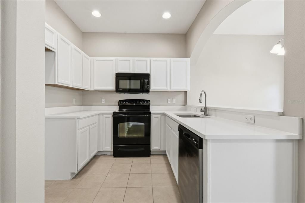 For Sale: $289,900 (2 beds, 2 baths, 1314 Square Feet)