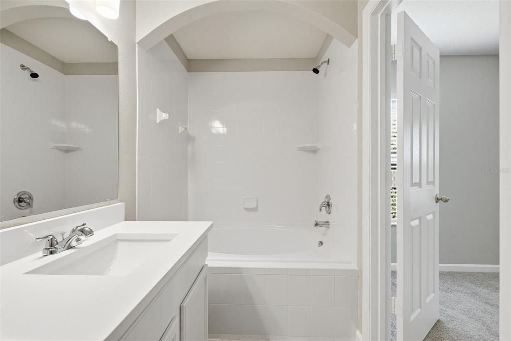 For Sale: $289,900 (2 beds, 2 baths, 1314 Square Feet)
