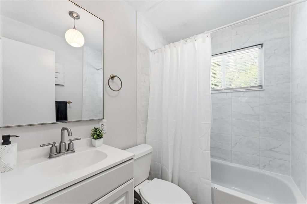 En Venta: $295,000 (2 camas, 2 baños, 1396 Pies cuadrados)