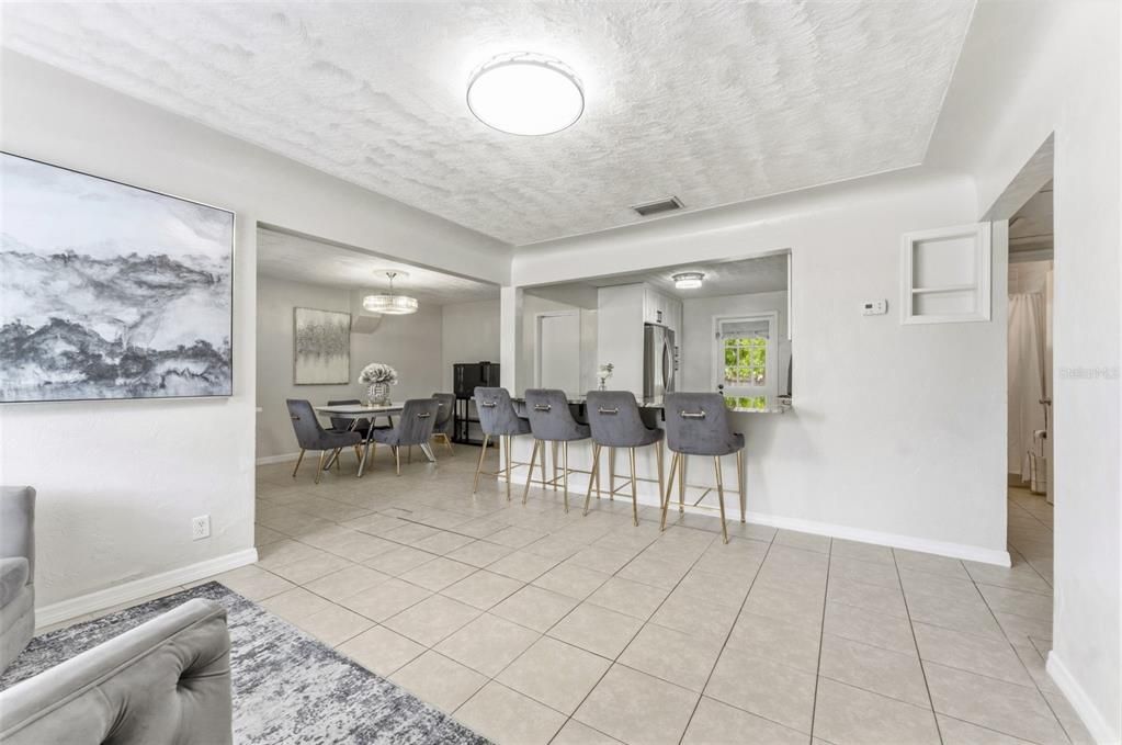 En Venta: $295,000 (2 camas, 2 baños, 1396 Pies cuadrados)