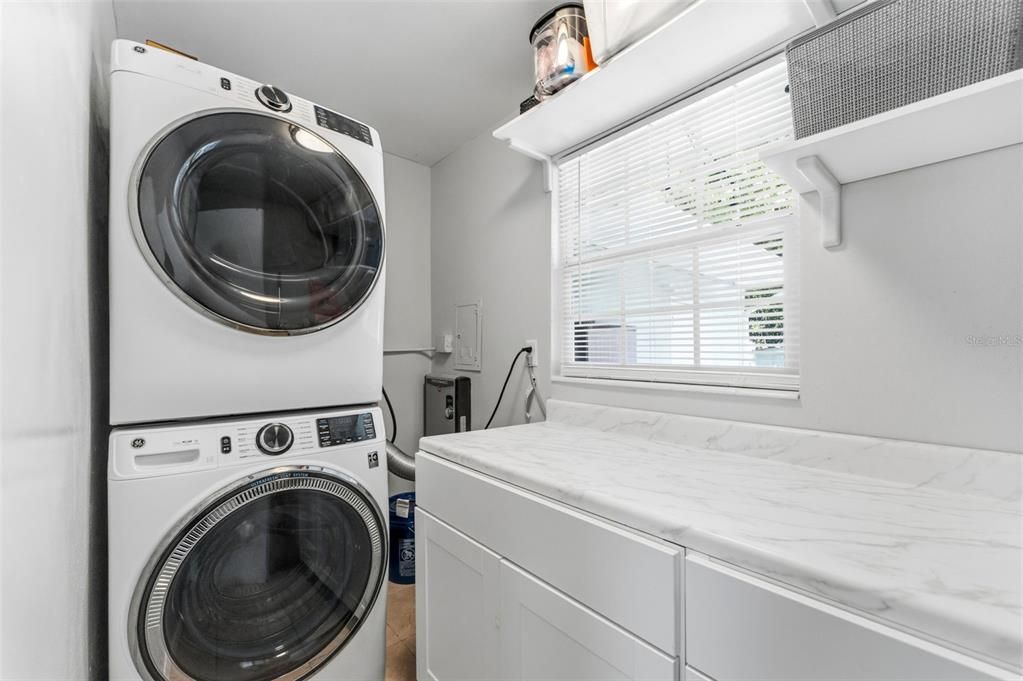 En Venta: $295,000 (2 camas, 2 baños, 1396 Pies cuadrados)