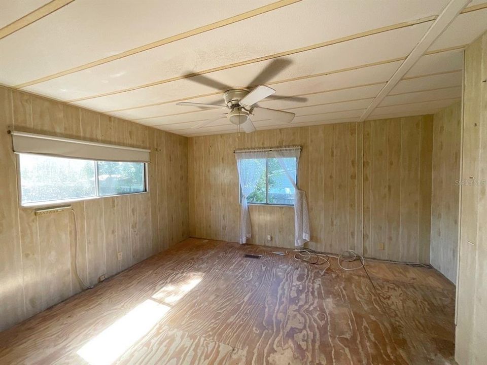 На продажу: $124,900 (3 спален, 2 ванн, 1380 Квадратных фут)