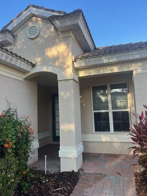 For Rent: $2,950 (2 beds, 2 baths, 1672 Square Feet)