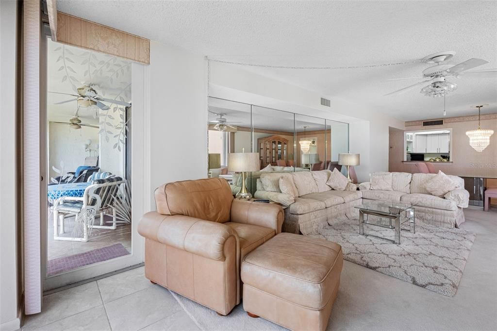 For Sale: $629,000 (2 beds, 2 baths, 1380 Square Feet)