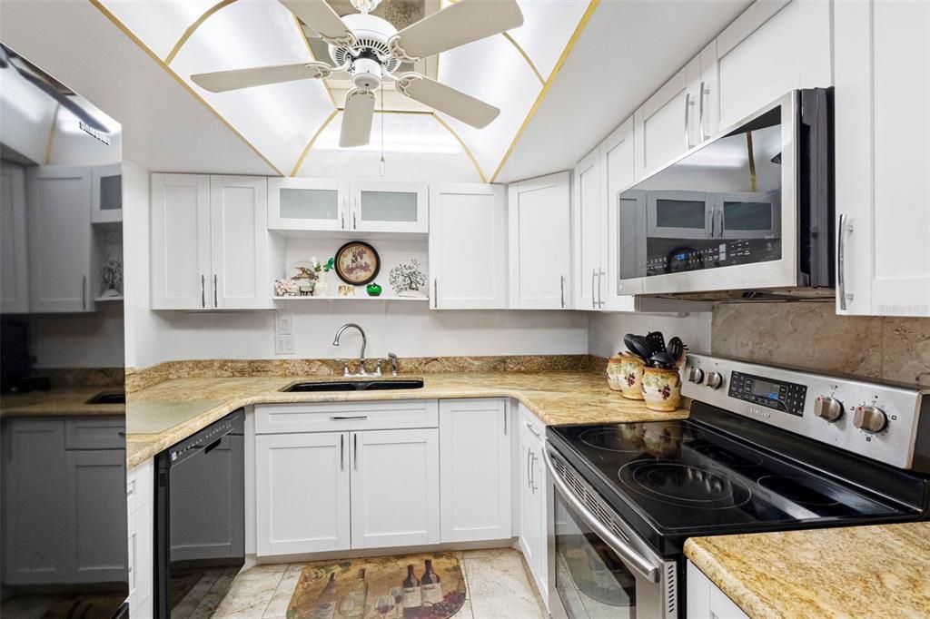 For Sale: $629,000 (2 beds, 2 baths, 1380 Square Feet)