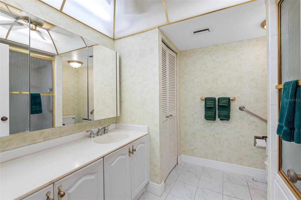 For Sale: $629,000 (2 beds, 2 baths, 1380 Square Feet)