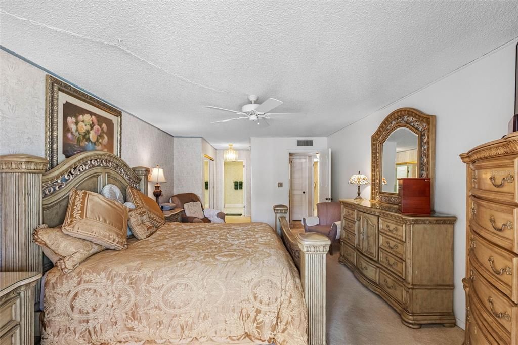 For Sale: $629,000 (2 beds, 2 baths, 1380 Square Feet)