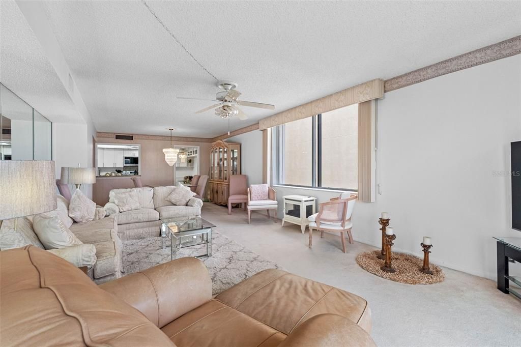 For Sale: $629,000 (2 beds, 2 baths, 1380 Square Feet)