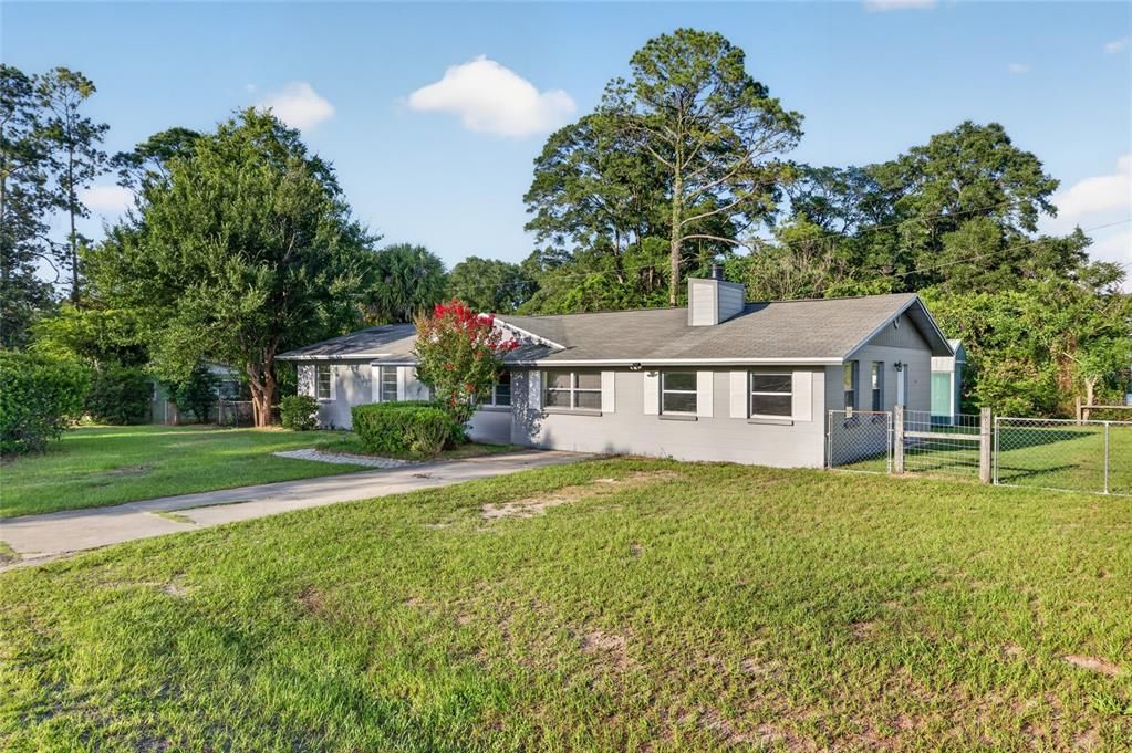 For Sale: $299,900 (4 beds, 2 baths, 1820 Square Feet)