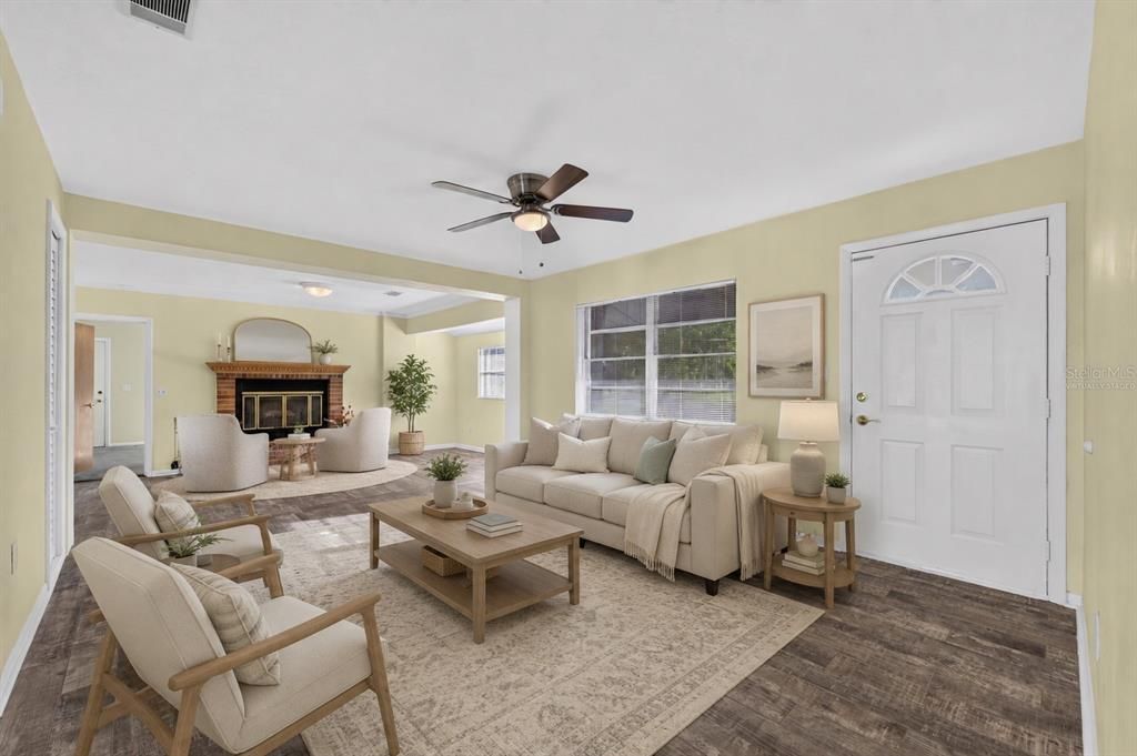 For Sale: $299,900 (4 beds, 2 baths, 1820 Square Feet)
