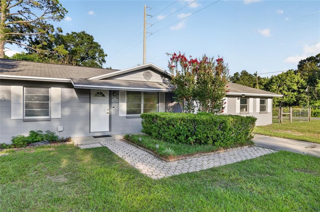 For Sale: $299,900 (4 beds, 2 baths, 1820 Square Feet)