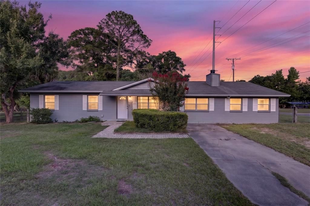 For Sale: $299,900 (4 beds, 2 baths, 1820 Square Feet)
