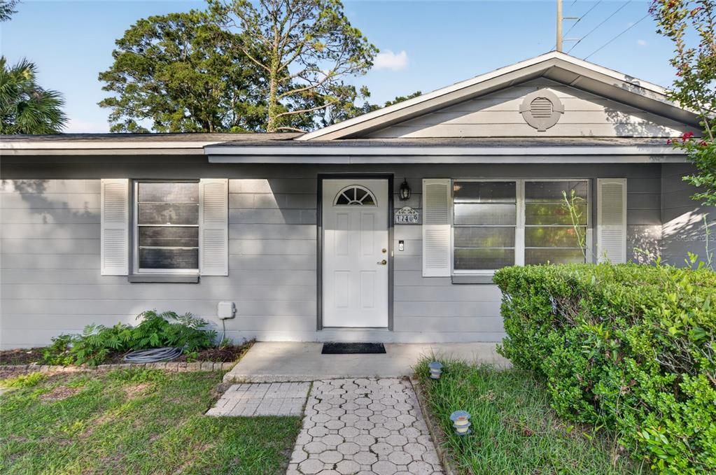 For Sale: $299,900 (4 beds, 2 baths, 1820 Square Feet)