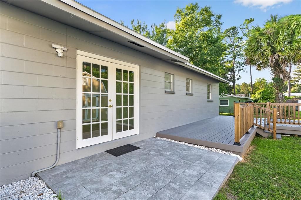 For Sale: $299,900 (4 beds, 2 baths, 1820 Square Feet)