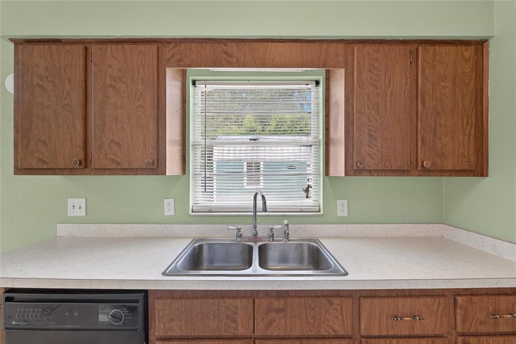 For Sale: $299,900 (4 beds, 2 baths, 1820 Square Feet)