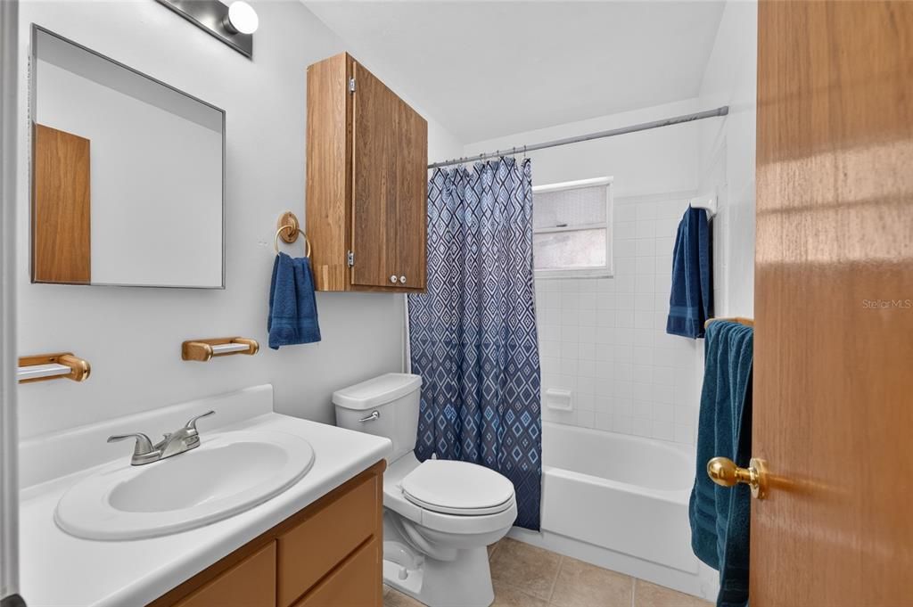 For Sale: $299,900 (4 beds, 2 baths, 1820 Square Feet)
