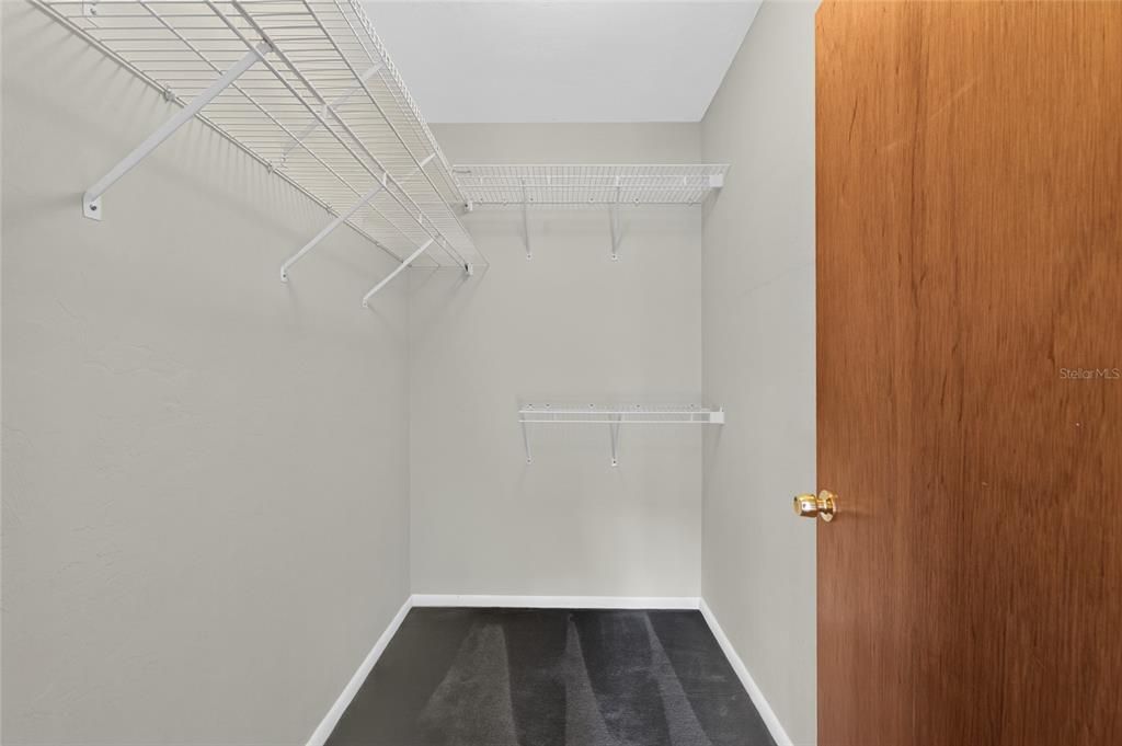 For Sale: $299,900 (4 beds, 2 baths, 1820 Square Feet)