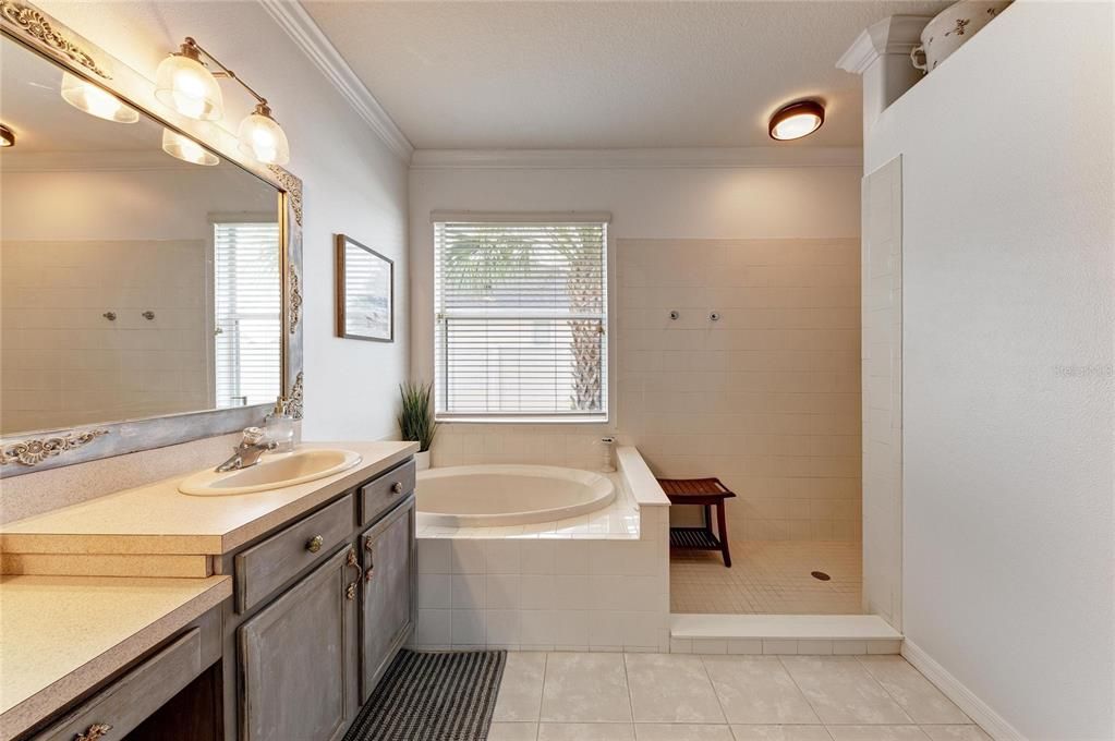 En Venta: $599,999 (3 camas, 2 baños, 1828 Pies cuadrados)