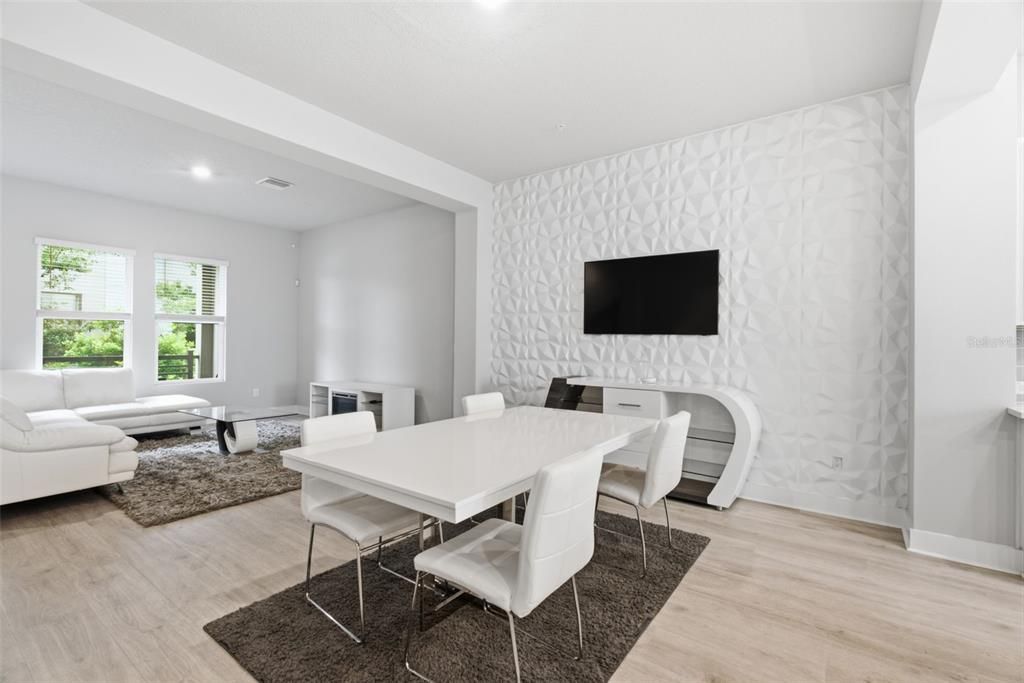 For Sale: $695,000 (3 beds, 3 baths, 1868 Square Feet)