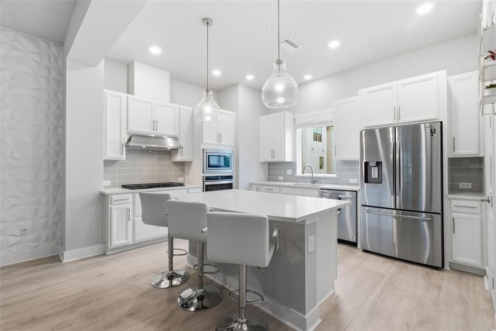 For Sale: $695,000 (3 beds, 3 baths, 1868 Square Feet)