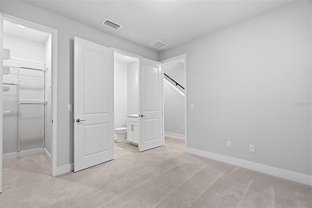 For Sale: $695,000 (3 beds, 3 baths, 1868 Square Feet)