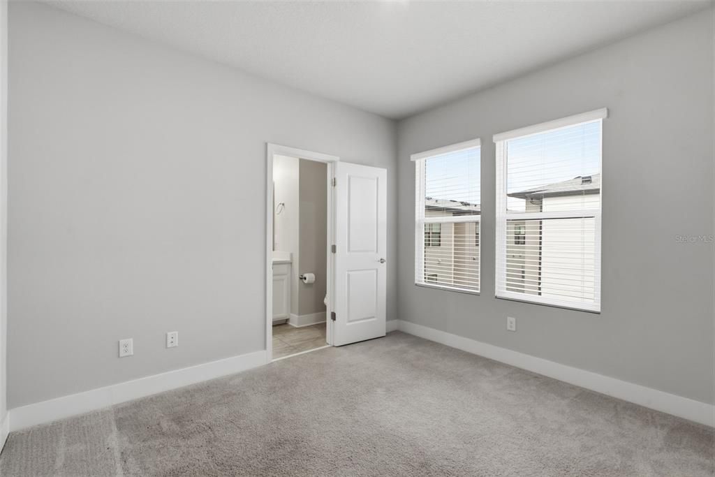 For Sale: $695,000 (3 beds, 3 baths, 1868 Square Feet)