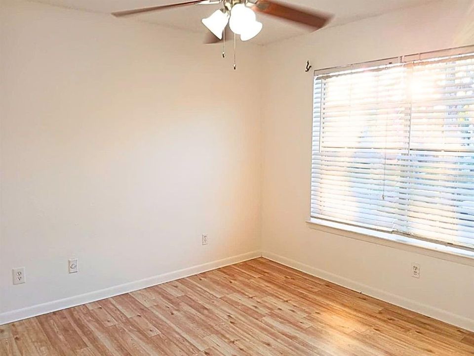 For Sale: $140,000 (3 beds, 2 baths, 1150 Square Feet)