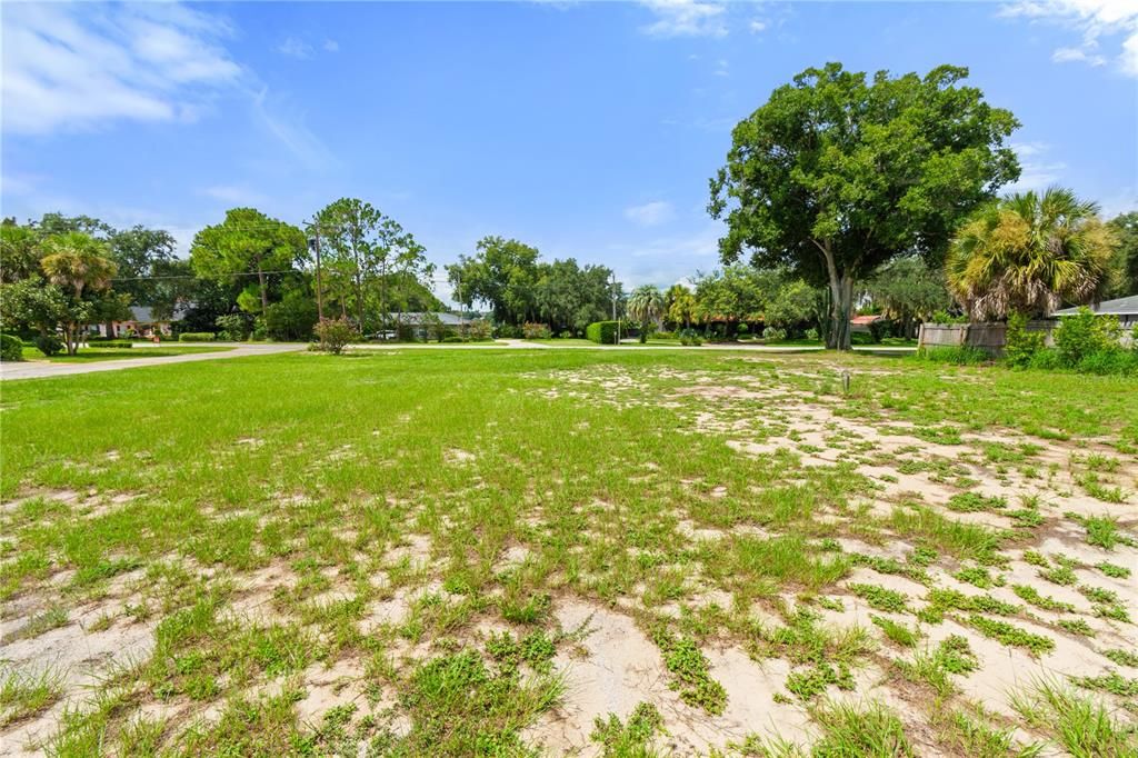 待售: $76,000 (0.40 acres)