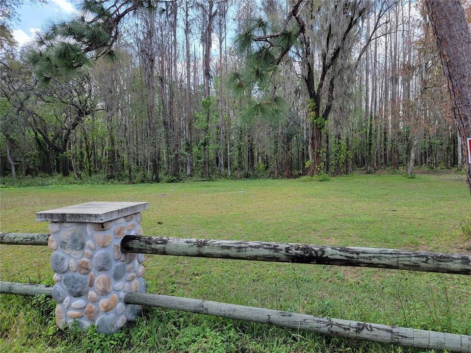 На продажу: $150,000 (1.00 acres)