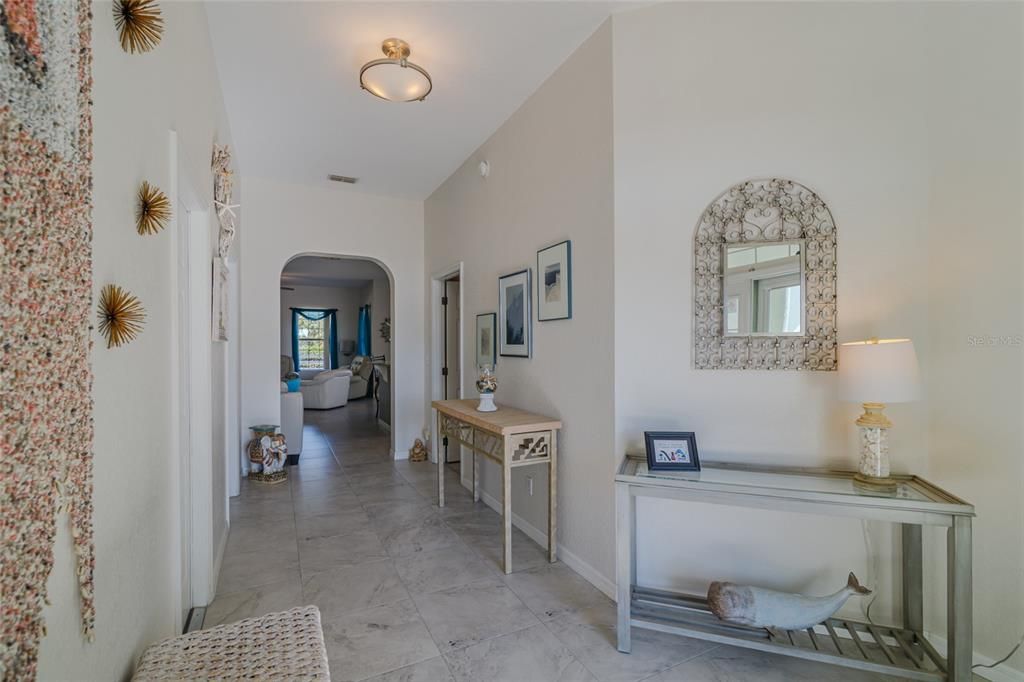 En Venta: $350,000 (3 camas, 2 baños, 2101 Pies cuadrados)