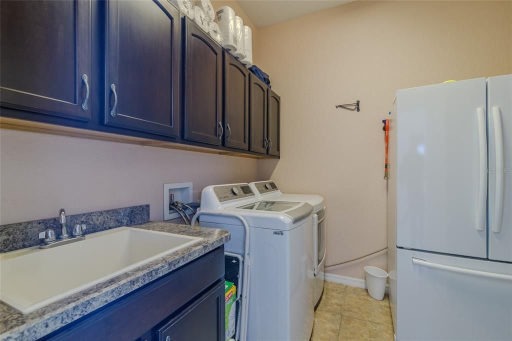En Venta: $350,000 (3 camas, 2 baños, 2101 Pies cuadrados)