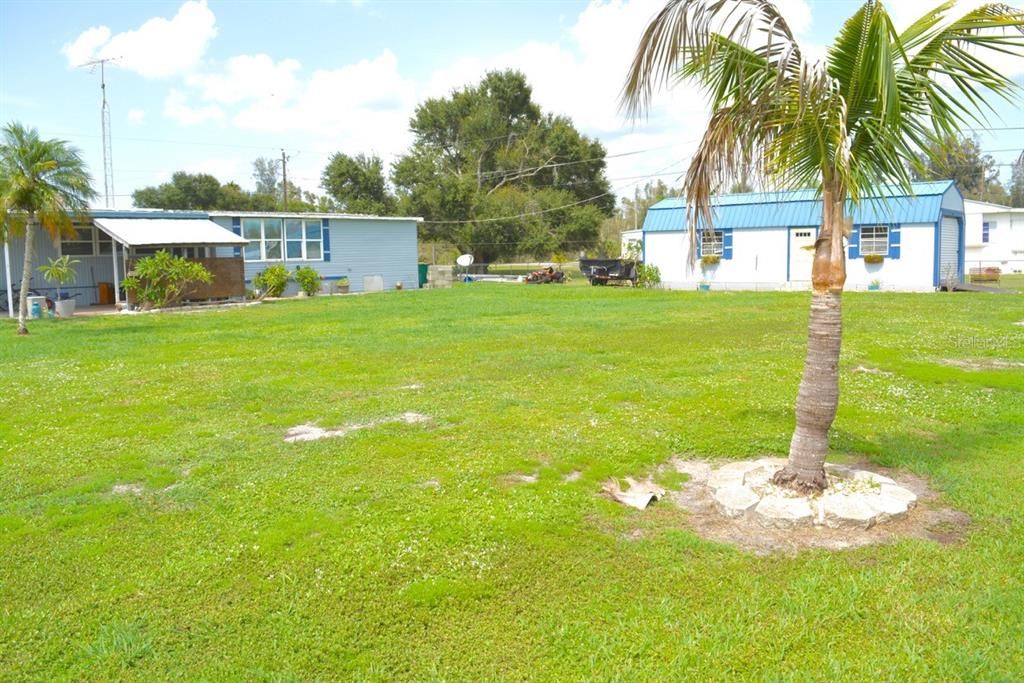 For Sale: $149,900 (2 beds, 2 baths, 936 Square Feet)