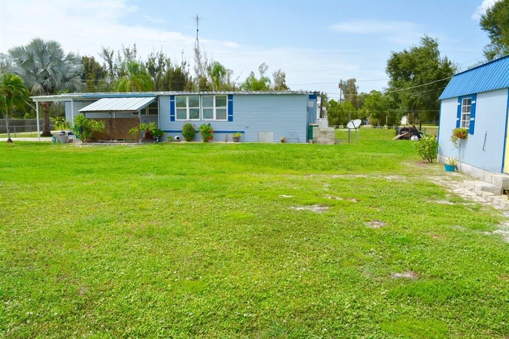 For Sale: $149,900 (2 beds, 2 baths, 936 Square Feet)