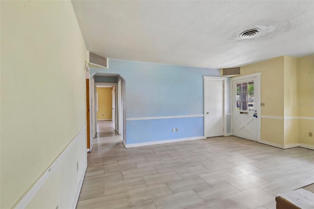 Activo con contrato: $229,900 (2 camas, 1 baños, 1284 Pies cuadrados)