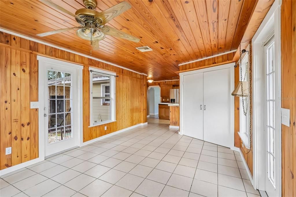 Activo con contrato: $229,900 (2 camas, 1 baños, 1284 Pies cuadrados)