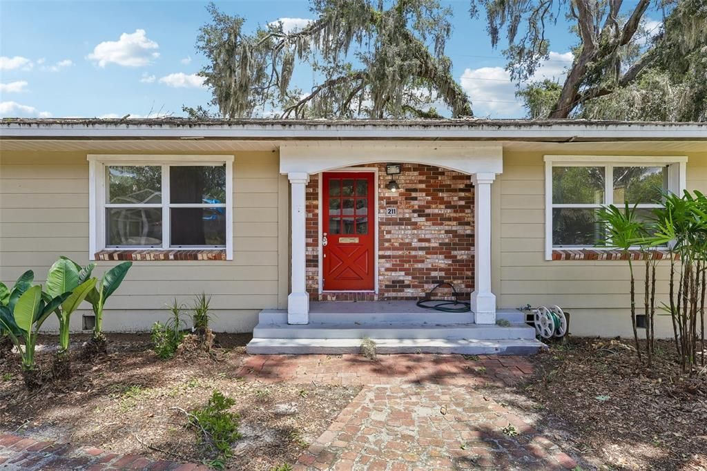Activo con contrato: $229,900 (2 camas, 1 baños, 1284 Pies cuadrados)