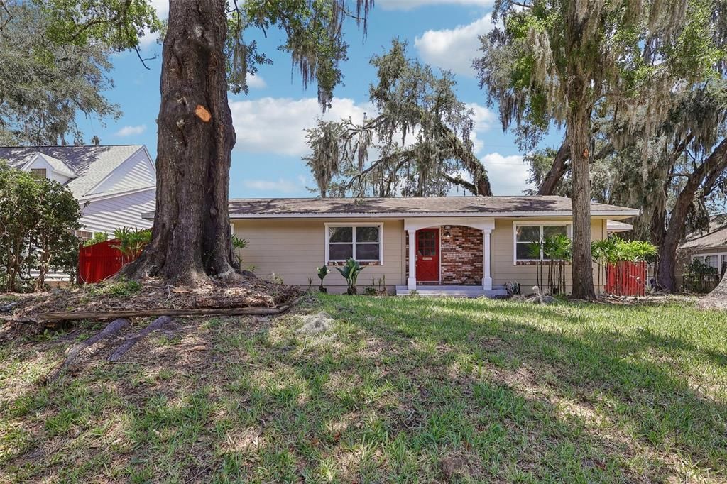 Activo con contrato: $229,900 (2 camas, 1 baños, 1284 Pies cuadrados)