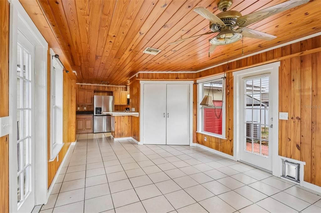 Activo con contrato: $229,900 (2 camas, 1 baños, 1284 Pies cuadrados)