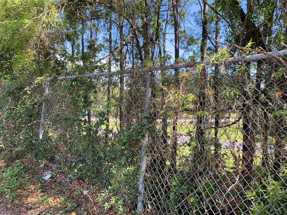 待售: $9,000 (0.03 acres)