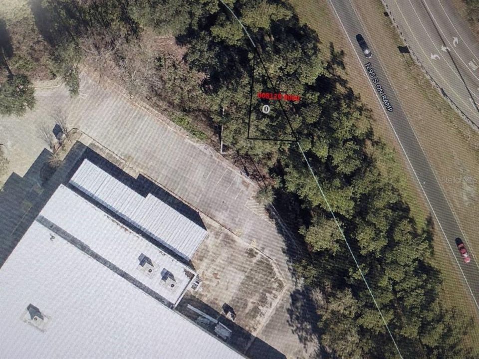 待售: $9,000 (0.03 acres)