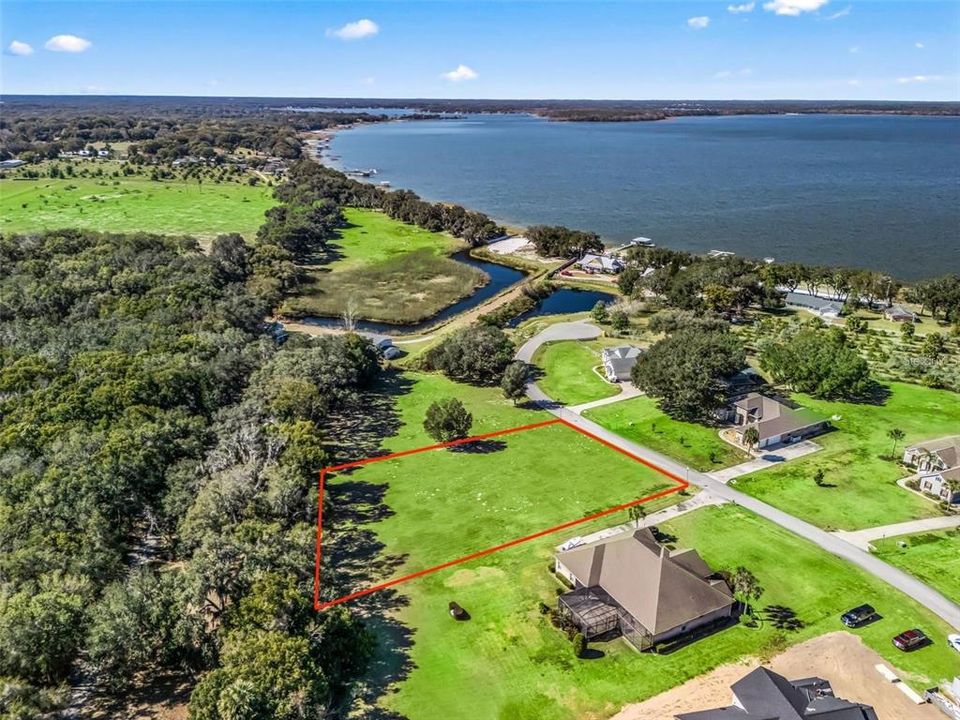 На продажу: $199,900 (1.40 acres)