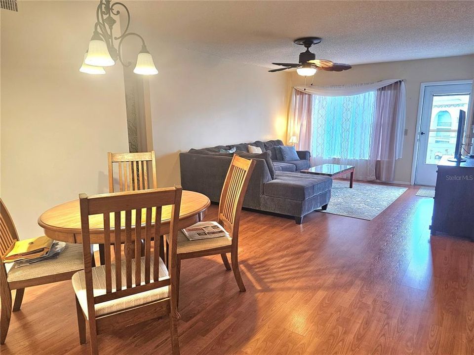 В аренду: $1,600 (2 спален, 2 ванн, 1100 Квадратных фут)