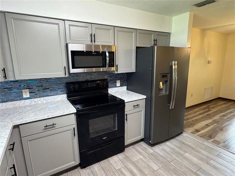 En Venta: $239,900 (3 camas, 2 baños, 1376 Pies cuadrados)