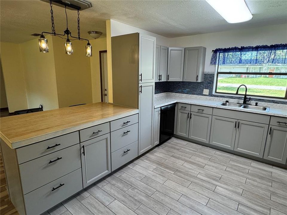 En Venta: $239,900 (3 camas, 2 baños, 1376 Pies cuadrados)