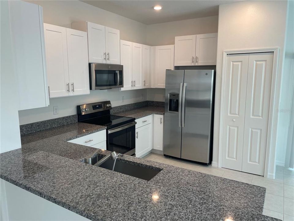 В аренду: $1,950 (2 спален, 2 ванн, 1541 Квадратных фут)