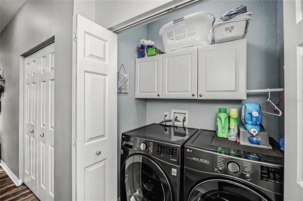На продажу: $299,900 (2 спален, 2 ванн, 1364 Квадратных фут)