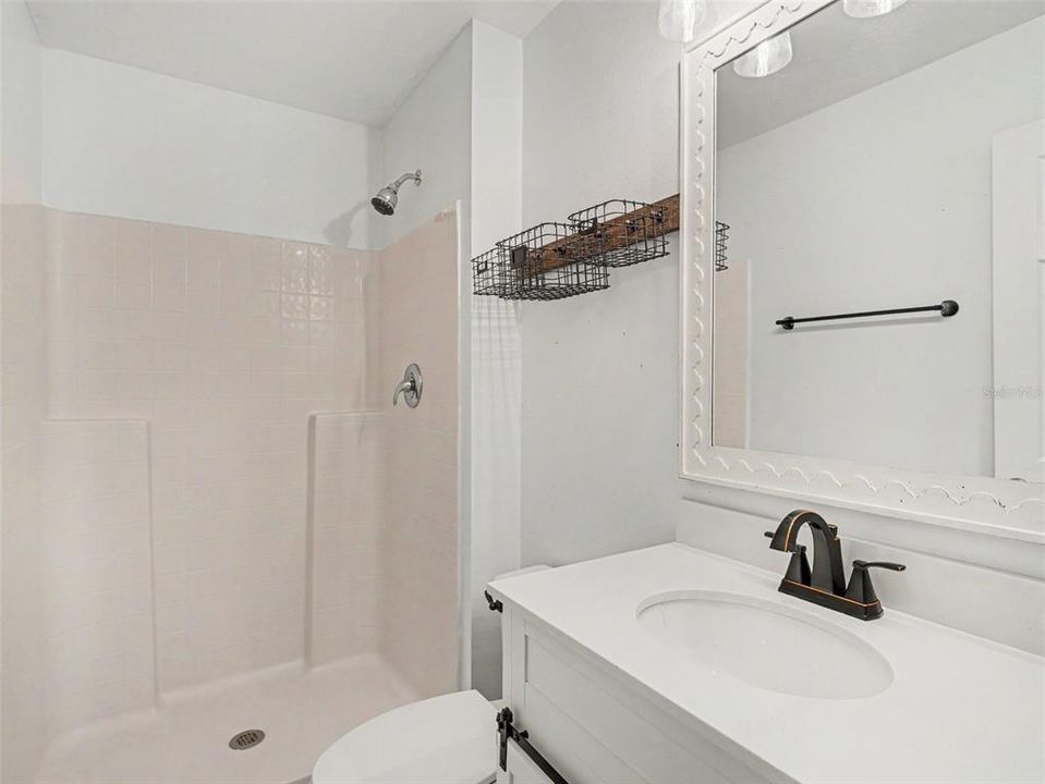 Под контрактом: $310,995 (3 спален, 2 ванн, 1158 Квадратных фут)