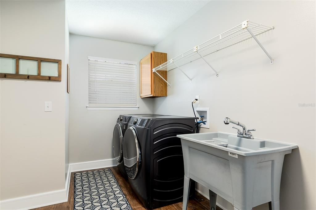 For Sale: $595,000 (4 beds, 2 baths, 2431 Square Feet)