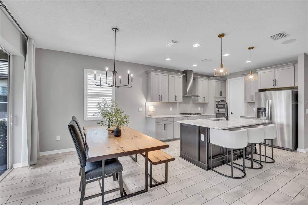 For Sale: $740,000 (4 beds, 3 baths, 2559 Square Feet)